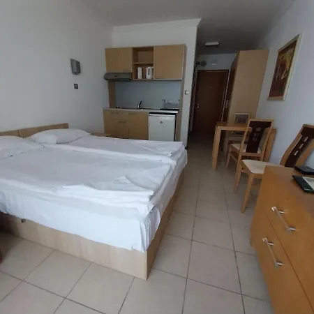 Private Studio In Emerald Beach Aparthotel