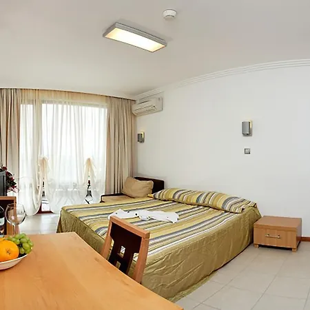 Private Studio In Emerald Beach Aparthotel 5*