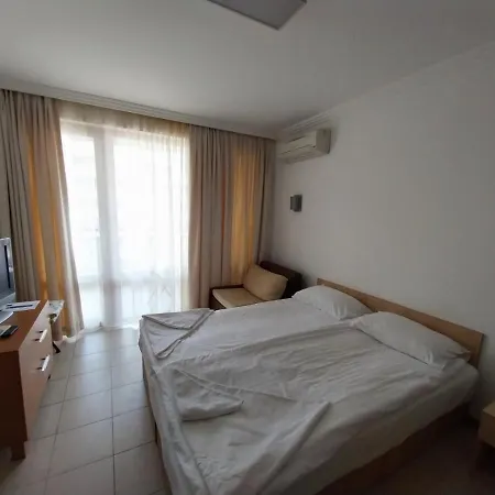 Hotel de apartamente Private Studio In Emerald Beach 5*