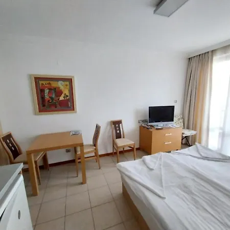 Apartahotel Private Studio In Emerald Beach 5*