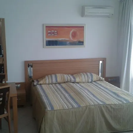 Private Studio In Emerald Beach Hotel de apartamente 5*