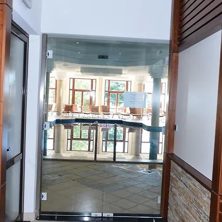 Apartahotel Private Studio In Emerald Beach 5*